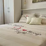 House Roca With Jacuzzi Holiday home *