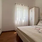 House Roca With Jacuzzi Holiday home