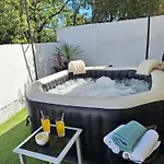 House Roca With Jacuzzi Holiday home *