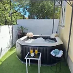 House Roca With Jacuzzi Vodice