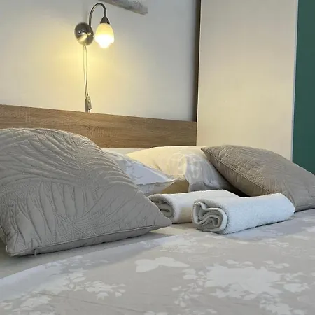 Holiday home House Roca With Jacuzzi