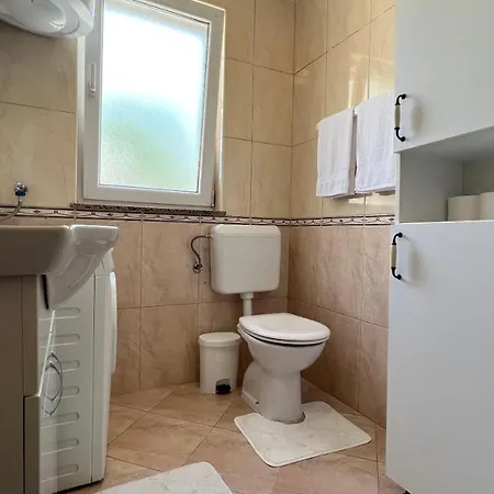 House Roca With Jacuzzi