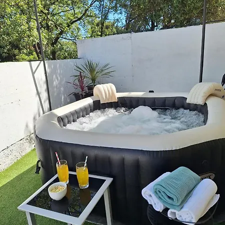 House Roca With Jacuzzi Holiday home *