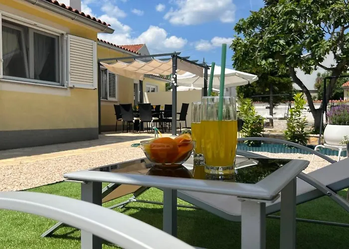 House Roca With Jacuzzi וודיצה