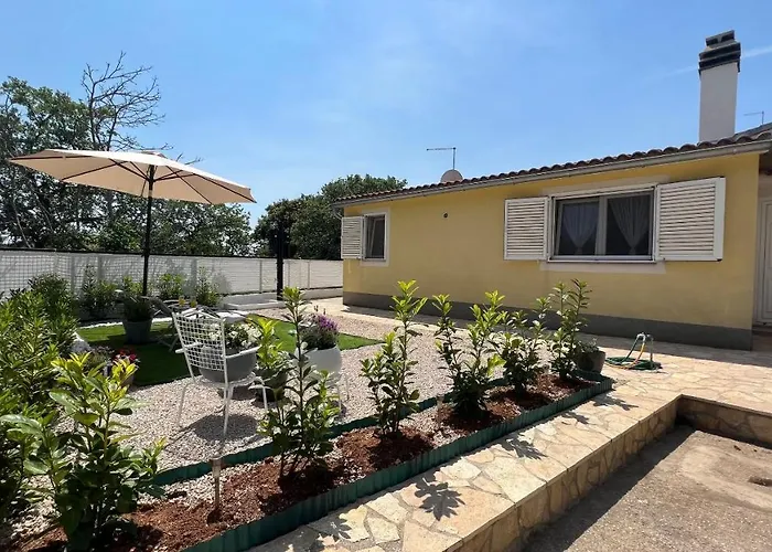 House Roca With Jacuzzi בית נופש *