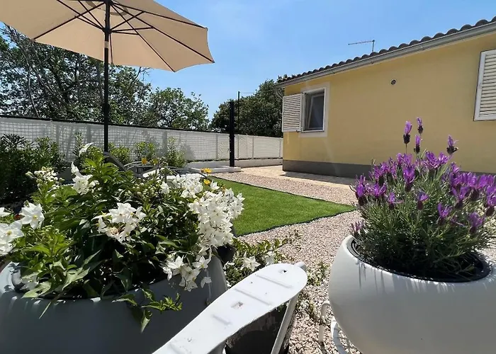 House Roca With Jacuzzi וודיצה